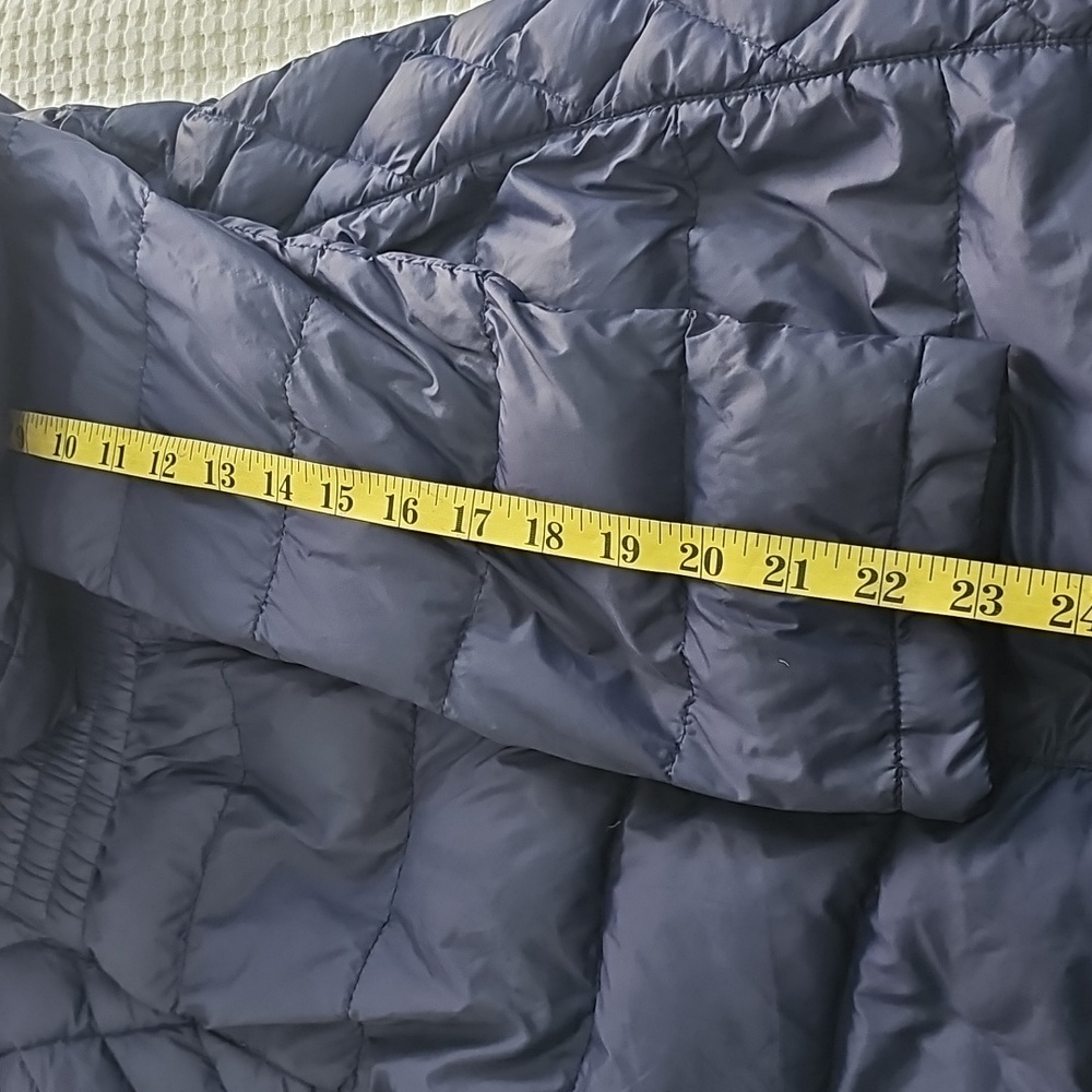 Michael Kors Navy Quilted light weight Puffer Jacket W/ Hood & Size M Packable - Picture 15 of 15